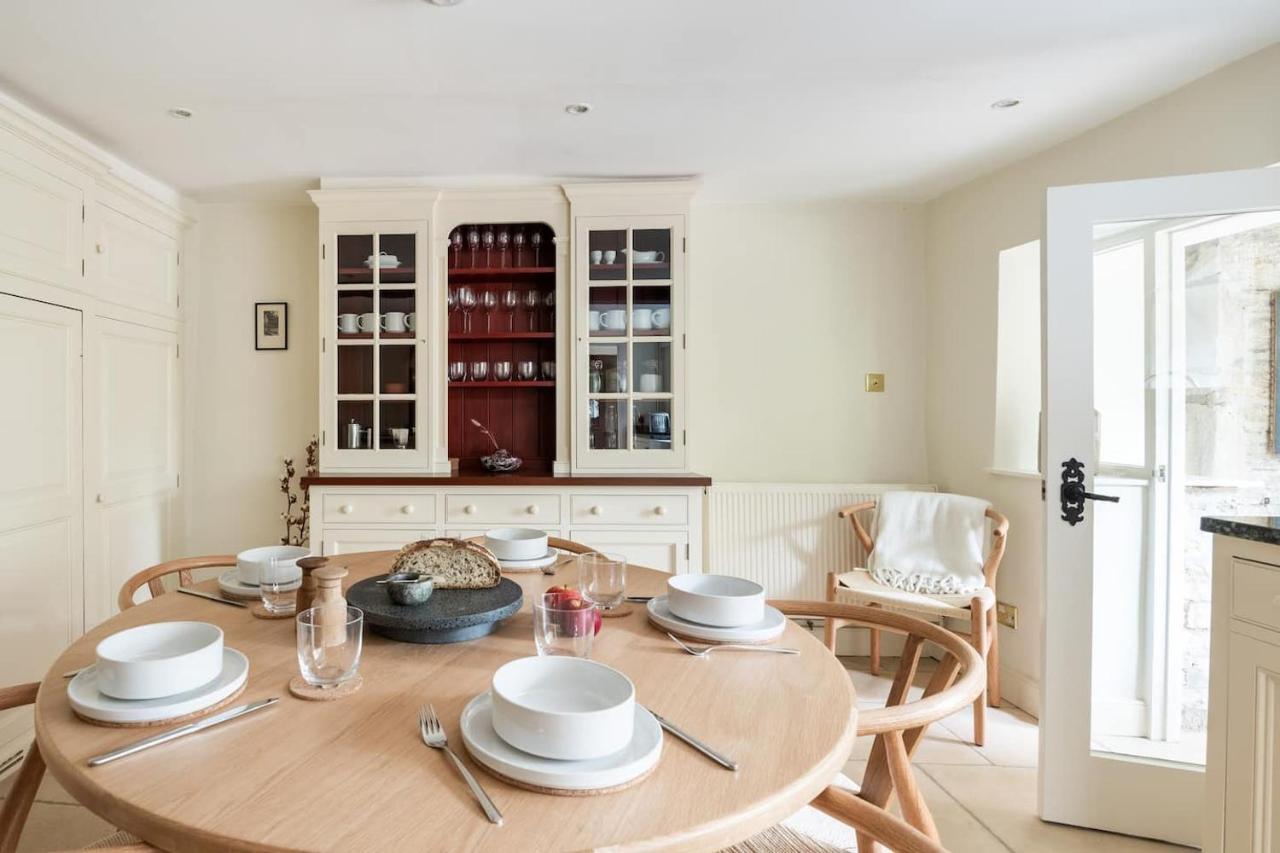 Architect Designed Cosy Cotswold Stone Cottage Quenington Exterior foto