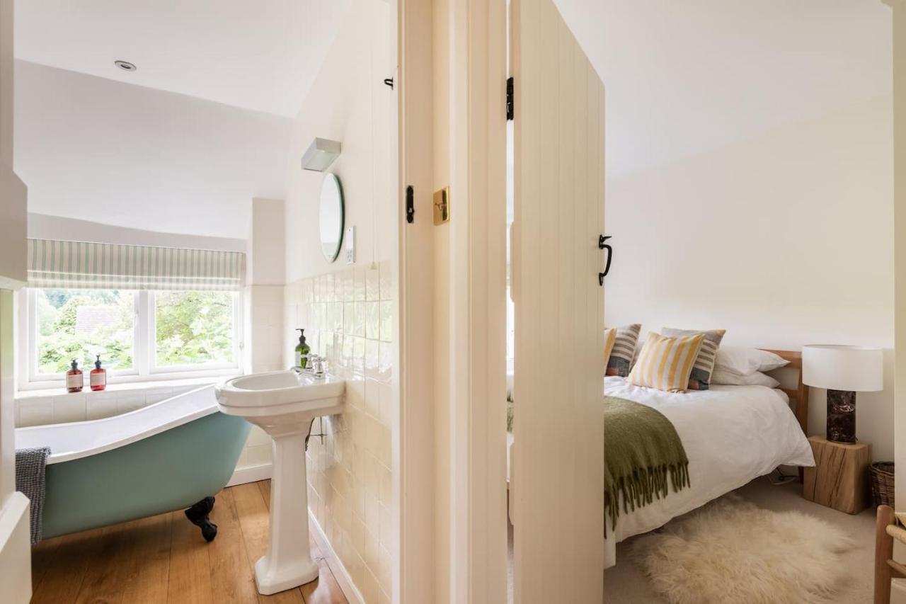 Architect Designed Cosy Cotswold Stone Cottage Quenington Exterior foto